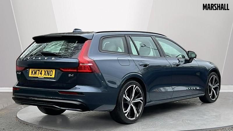 Used Volvo V60 Plus 197 HP (144 kW) 2024 Blue Estate