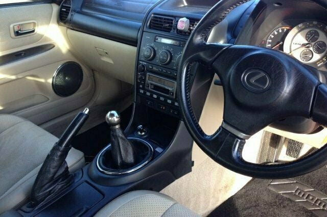 Used Lexus IS200 153 HP (112 kW) 2002 Sedan