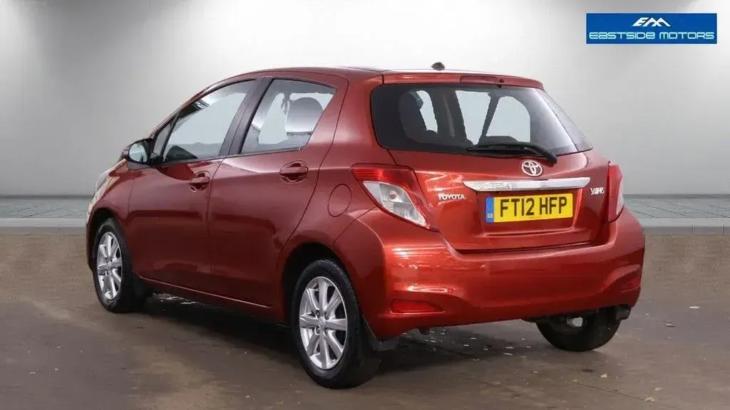 Used Toyota Yaris Multidrive S 99 HP (72 kW) 2012 Red Hatchback