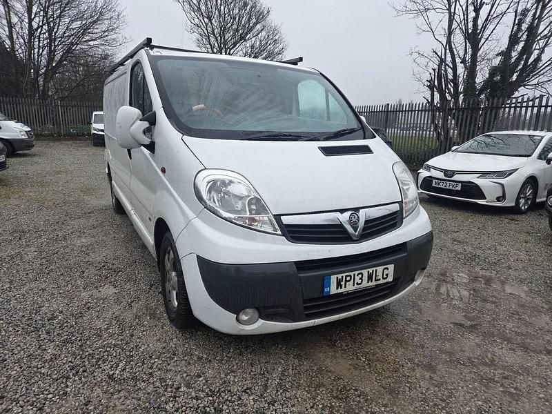 Used Vauxhall Vivaro Sportive 115 HP (84 kW) 2013 White MPV
