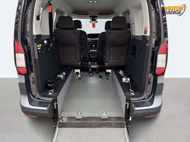 Used Ford Tourneo Connect Titanium 122 HP (89 kW) 2023 Grey MPV