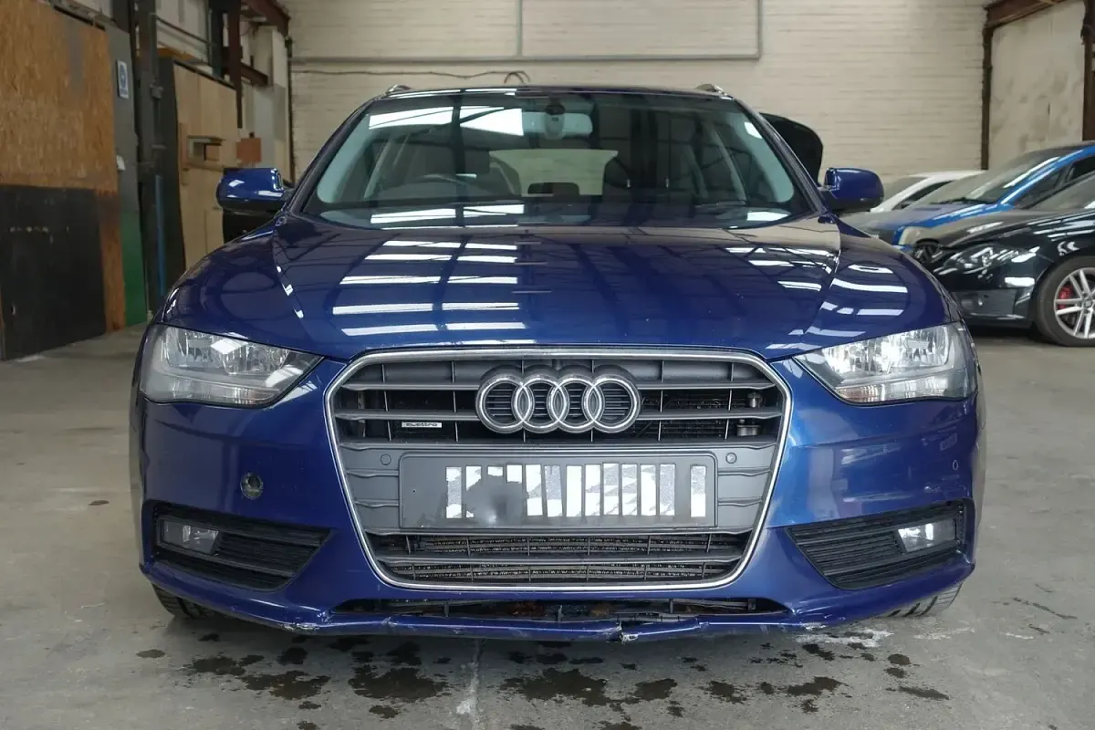 Used Audi A4 177 HP (130 kW) 2014 Blue Estate