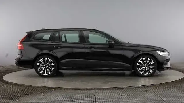 Used Volvo V60 Core 163 HP (119 kW) 2023 Estate