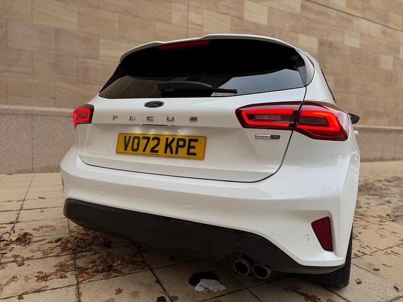 Used Ford Focus ST-Line 155 HP (114 kW) 2022 White Hatchback