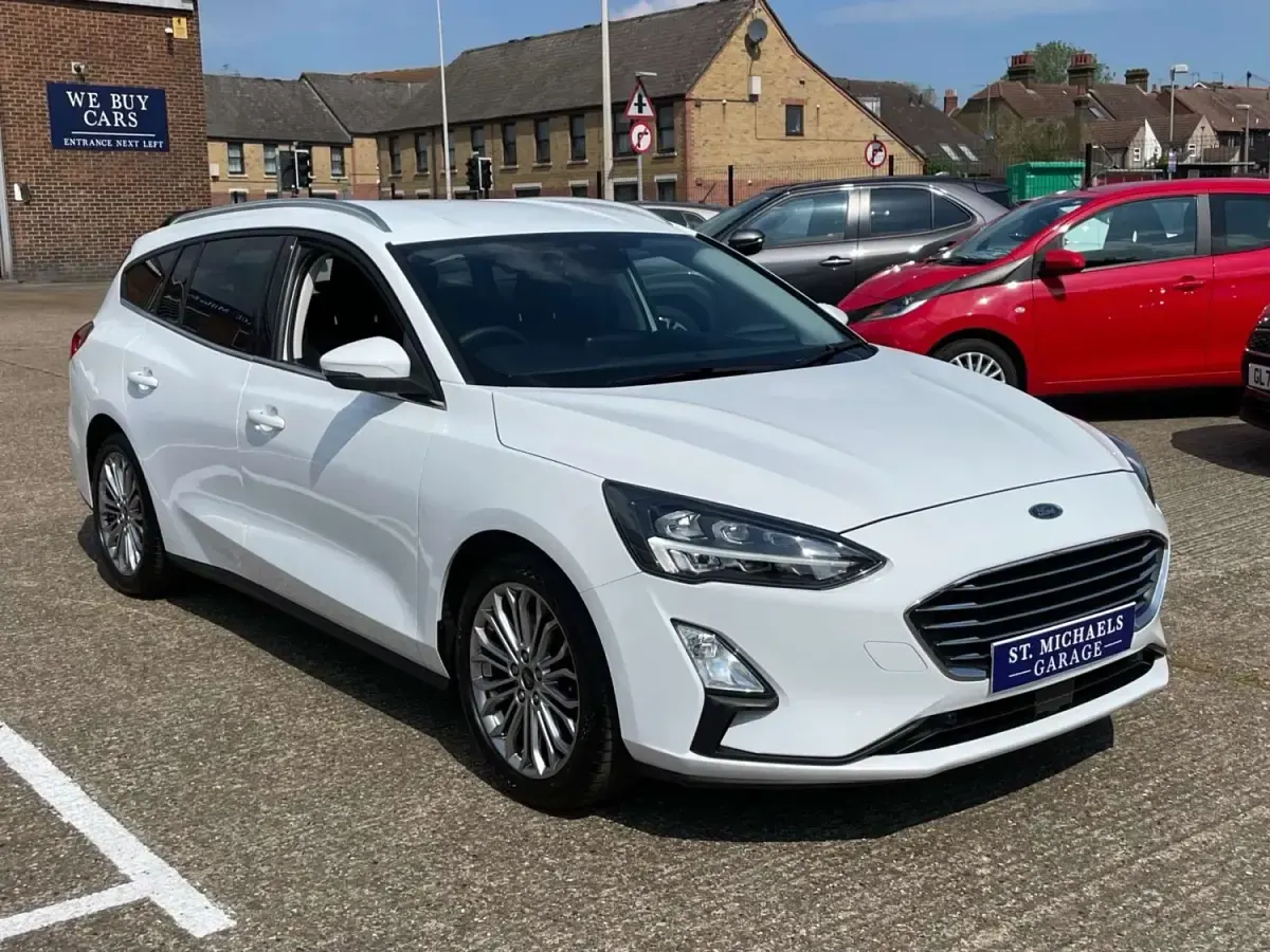 Begagnad Ford Focus Titanium X 125 HK (91 kW) 2022 Vit Kombi