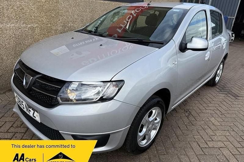 Silver Used 2015 Dacia Sandero Lauréate Hatchback | £2,295 (Good price) - Image 1/1