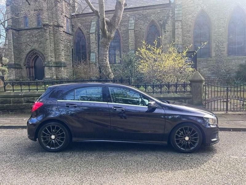 Used Mercedes A180 AMG 109 HP (80 kW) 2014 Purple Hatchback