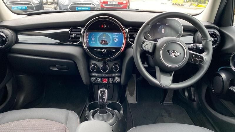 Used Mini Cooper Classic 134 HP (98 kW) 2023 Silver Hatchback