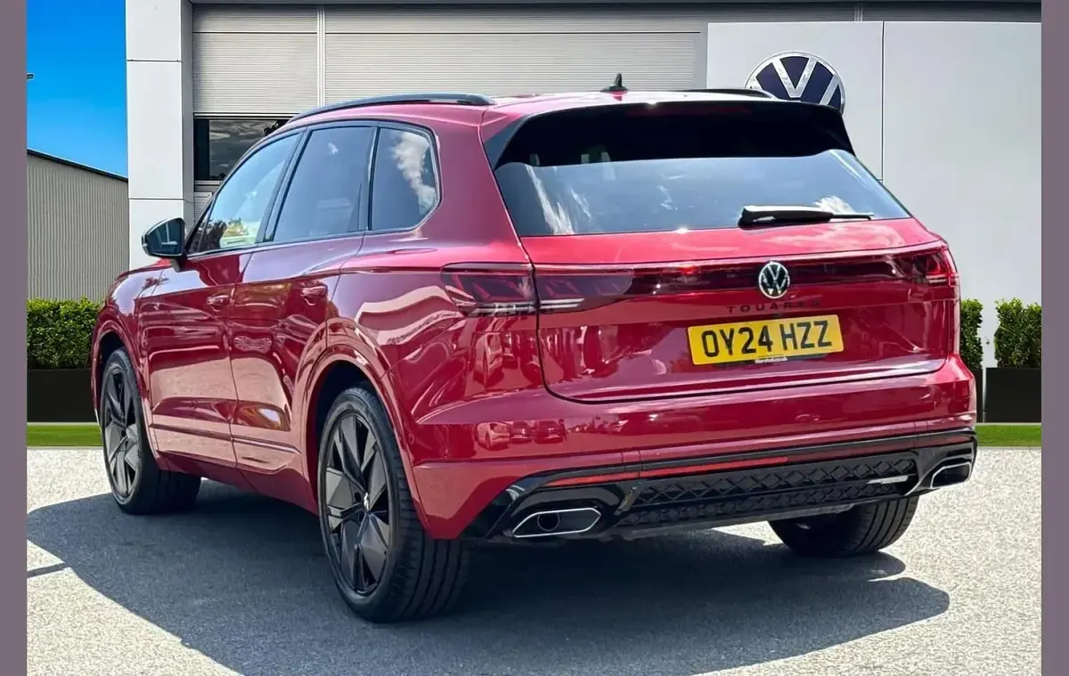 Used VW Touareg Black Edition 286 HP (210 kW) 2024 Red SUV