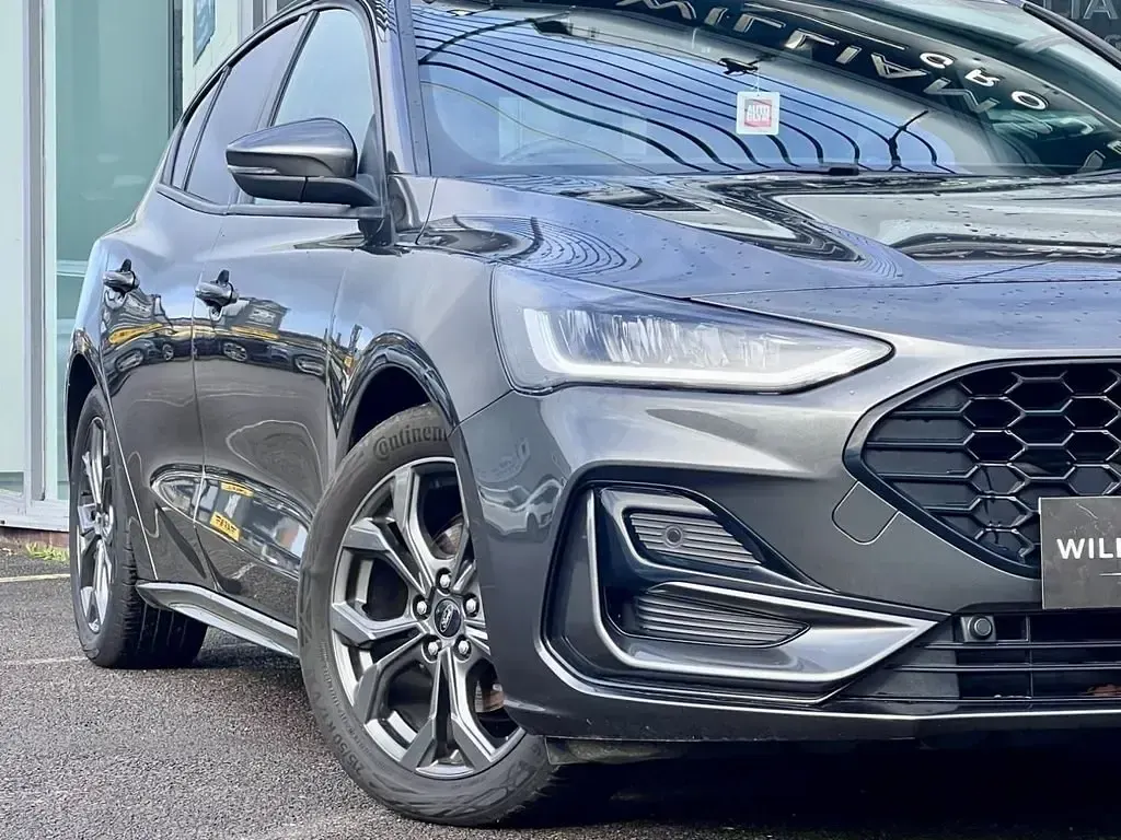 Usado Ford Focus ST-Line 2024 Cinzento Citadino