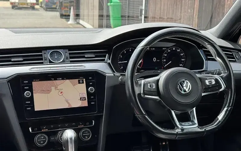Used VW Passat R-line 150 HP (110 kW) 2019 Black Estate