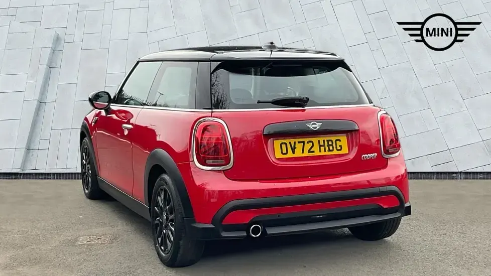 Używany Mini Cooper Classic 134 KM (98 kW) 2023 Czerwony Hatchback