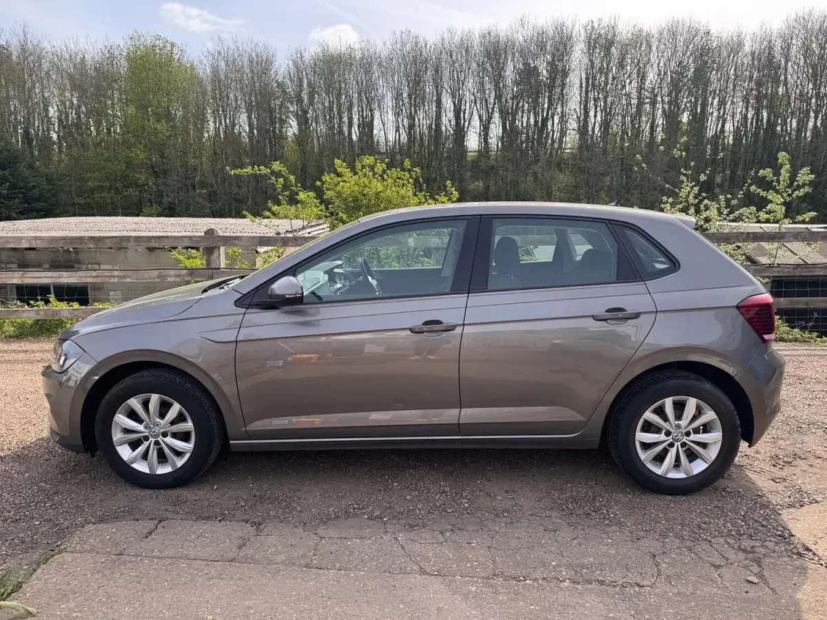 Used VW Polo SE 95 HP (69 kW) 2018 Grey Hatchback