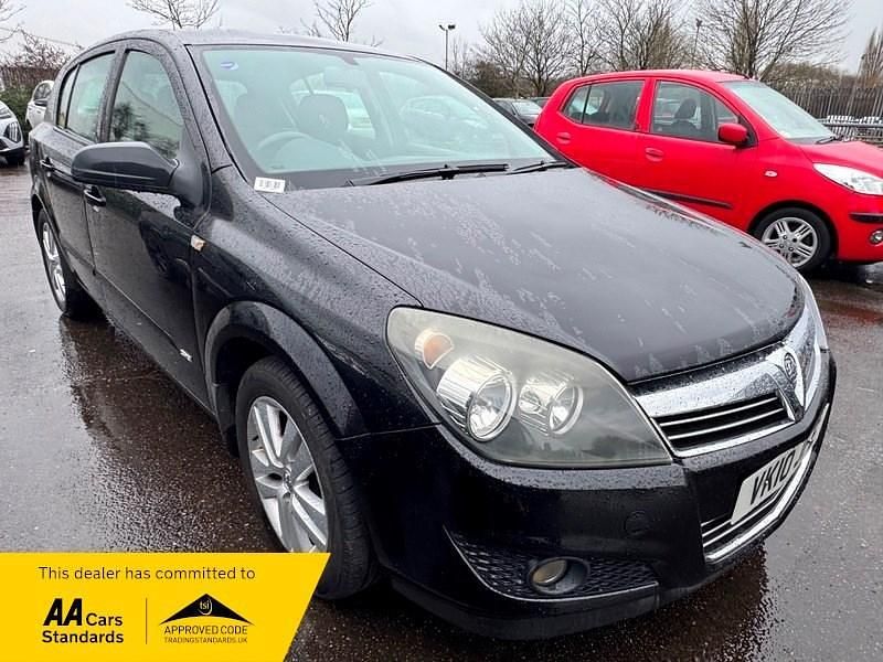Used Vauxhall Astra 115 HP (84 kW) 2010 Black Hatchback