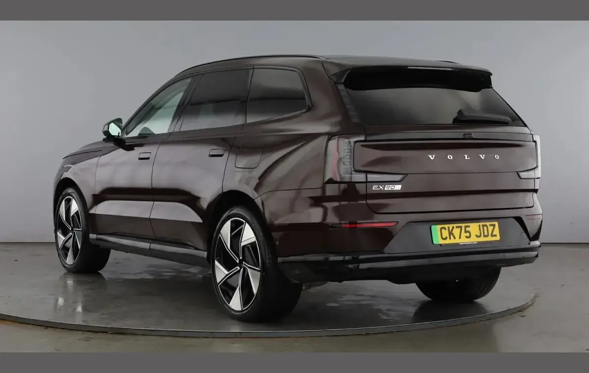 Usado Volvo EX90 Performance 374 kW (509 HP) 2025 Vermelho SUV