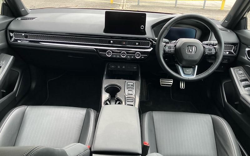 Begagnad Honda Civic Advance 143 HK (105 kW) 2025 Svart Halvkombi