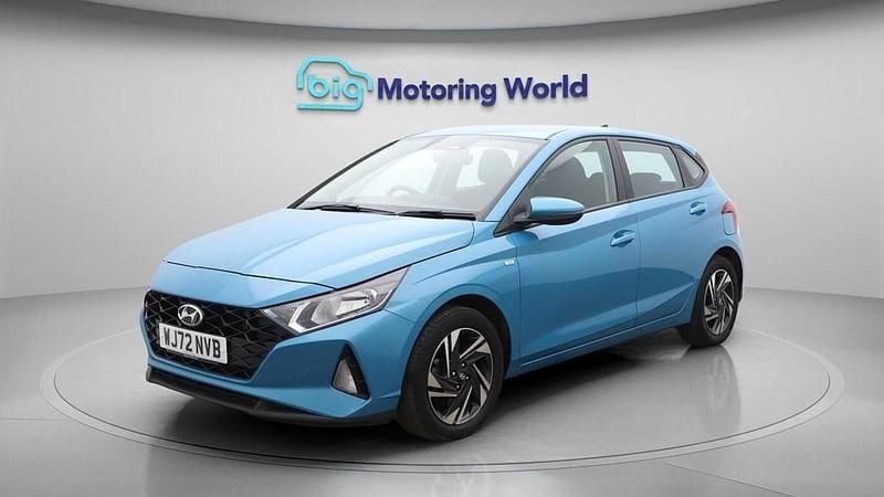 Used Hyundai i20 SE 100 HP (73 kW) 2023 Blue Hatchback