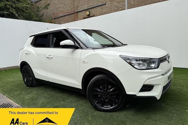 White Used 2015 Ssangyong Tivoli Hatchback | £3,345 (Fair price) - Image 1/1