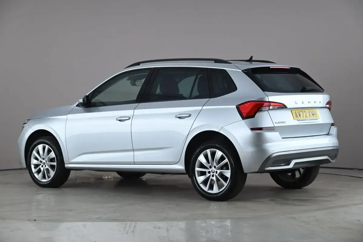 Usado Skoda Kamiq SE Drive 2023 Prateado SUV