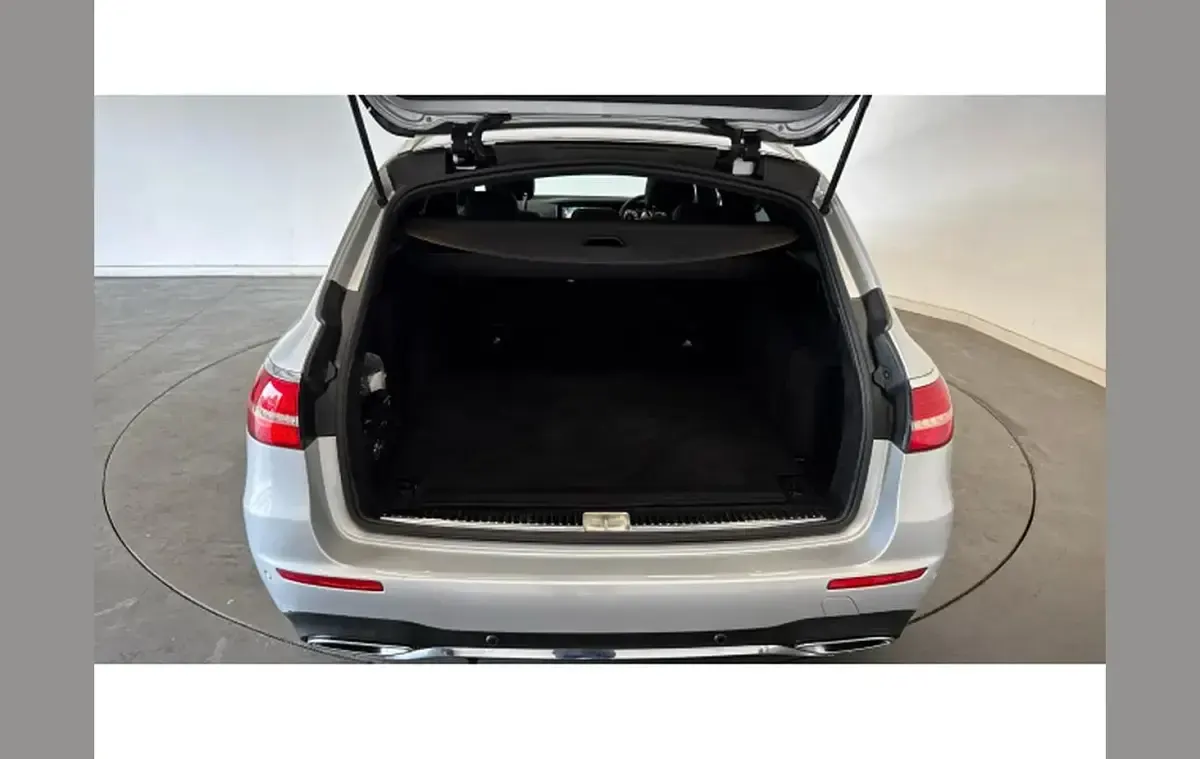 Used Mercedes E350 AMG line 281 HP (206 kW) 2020 Silver Estate