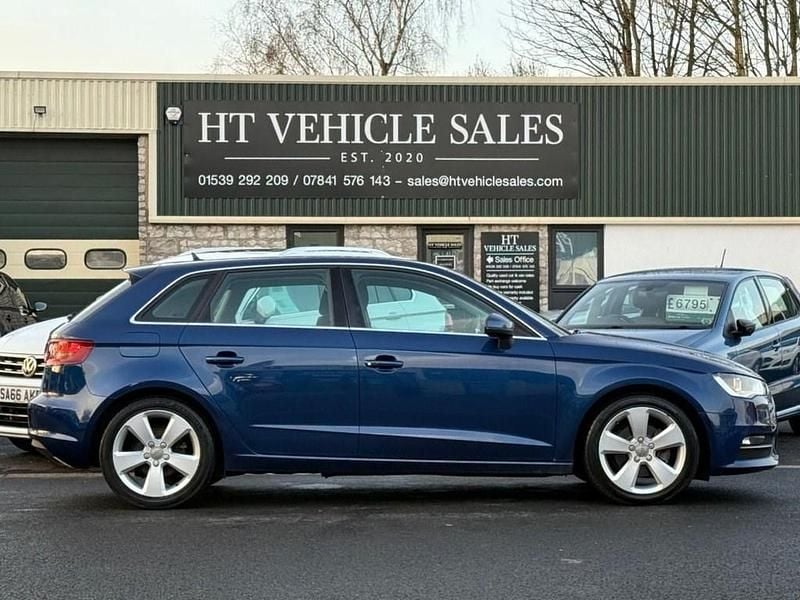 Used Audi A3 Sportback Sport 150 HP (110 kW) 2014 Blue Hatchback