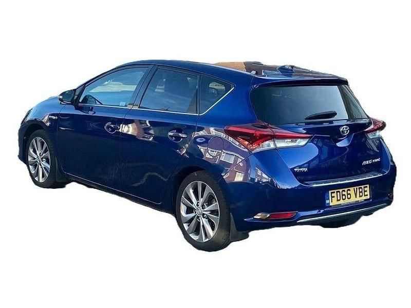 Used Toyota Auris Hybrid 136 HP (100 kW) 2017 Blue Hatchback