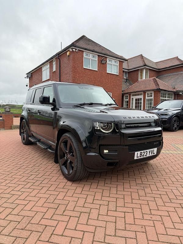 Usado Land Rover Defender HSE Dynamic 2023 Preto SUV