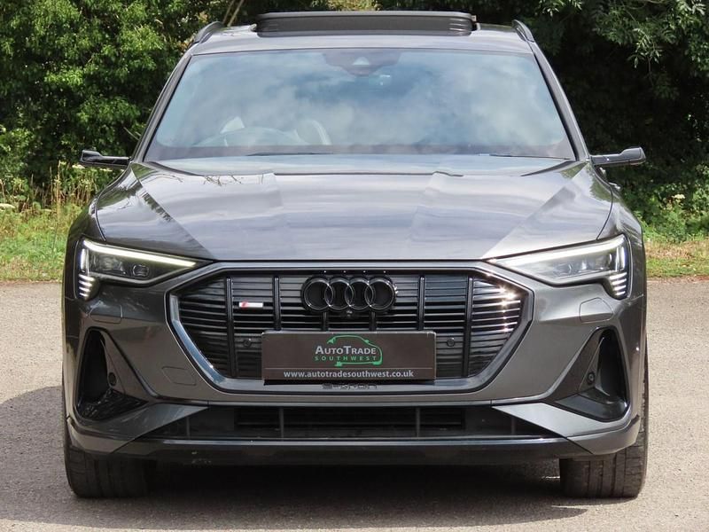 Used Audi e-tron 300 kW (408 HP) 2022 Grey SUV