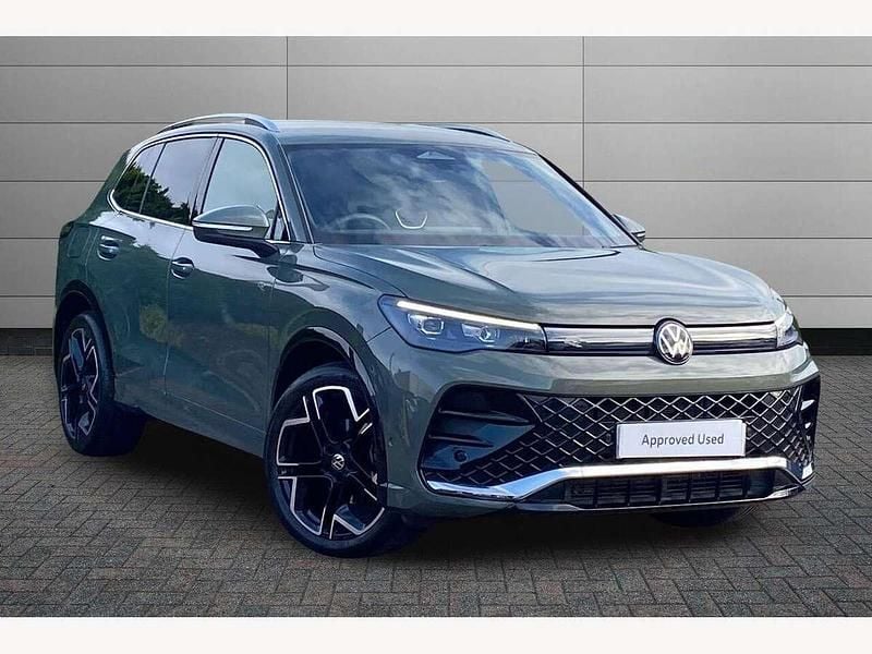 Green Used 2025 VW Tiguan R-line SUV | £33,395 (Fair price) - Image 1/3