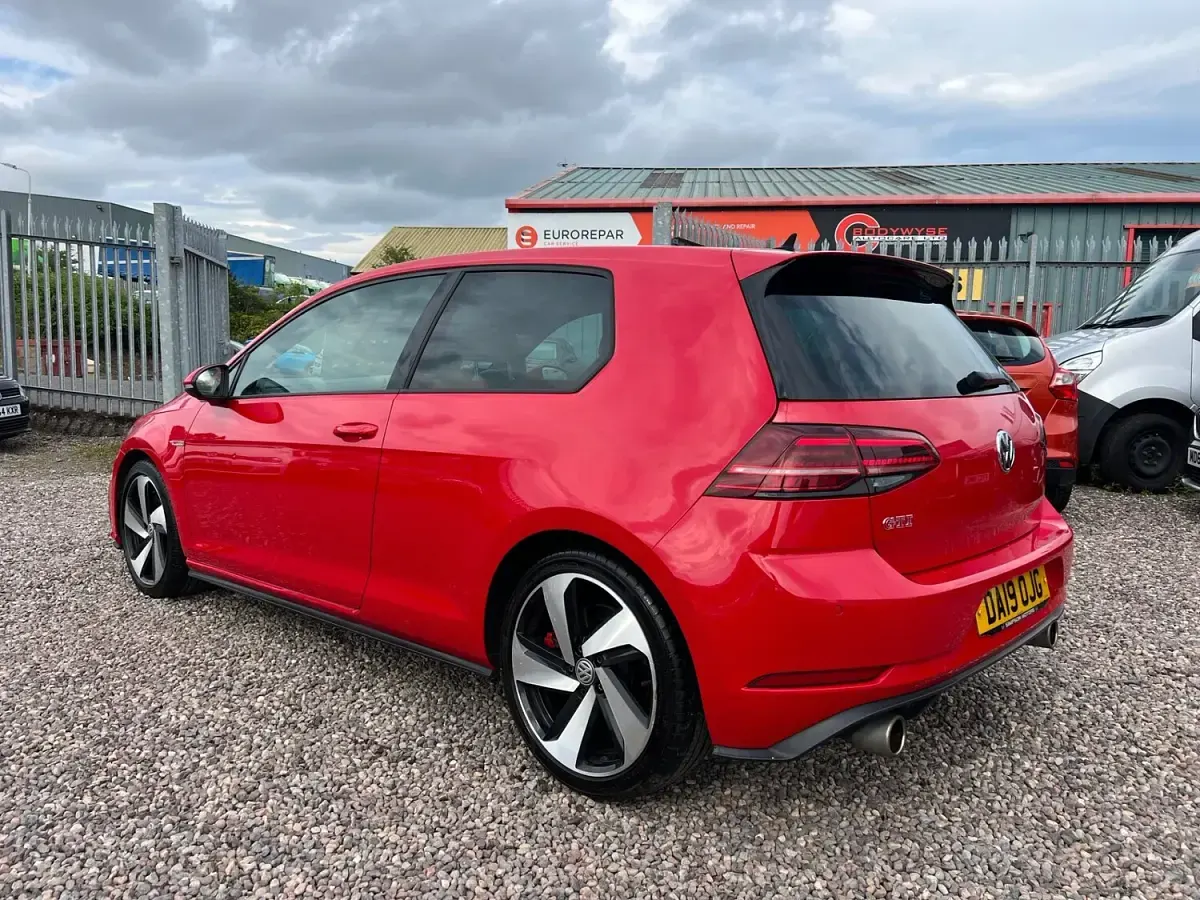 Used VW Golf VII GTI 245 HP (180 kW) 2019 Red Hatchback