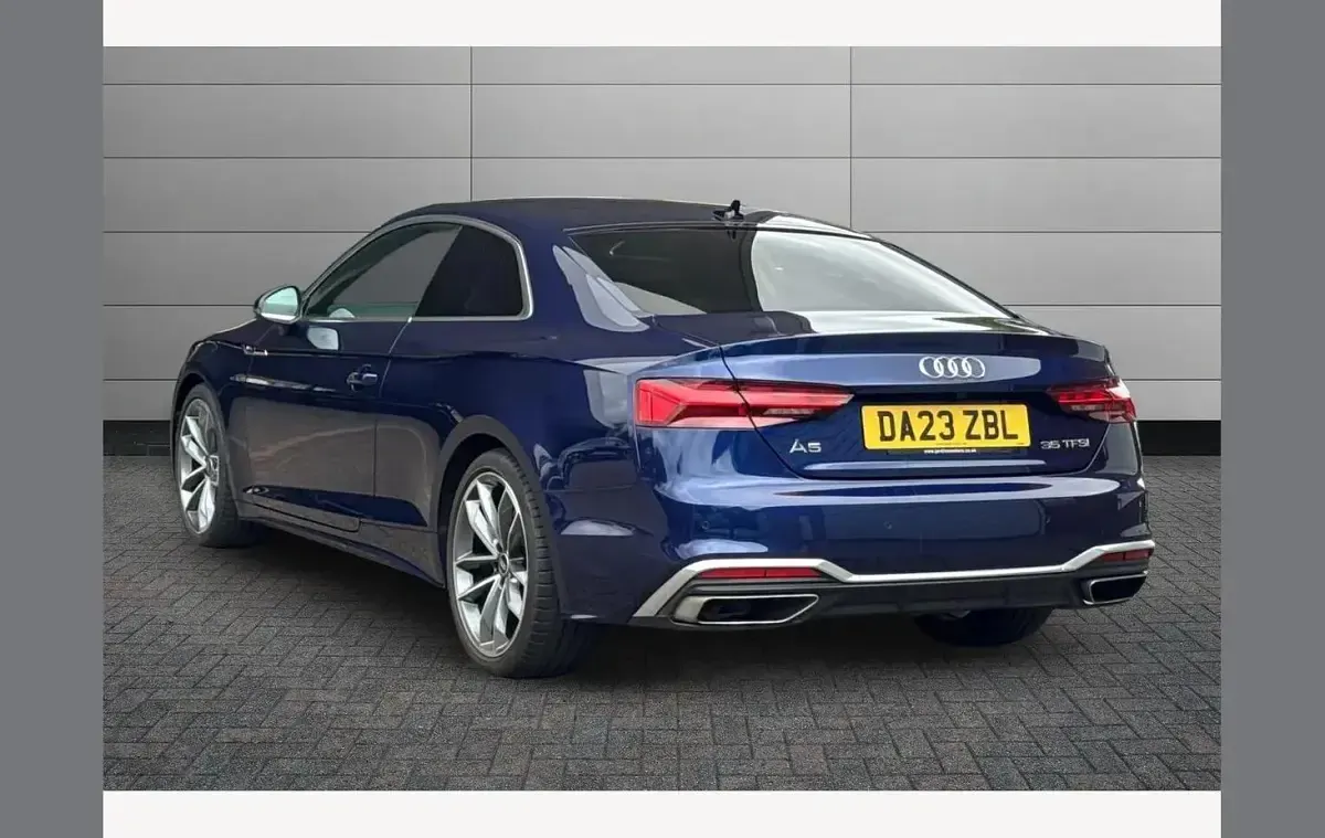 Używany Audi A5 S-Line 150 KM (110 kW) 2023 Niebieski Coupe