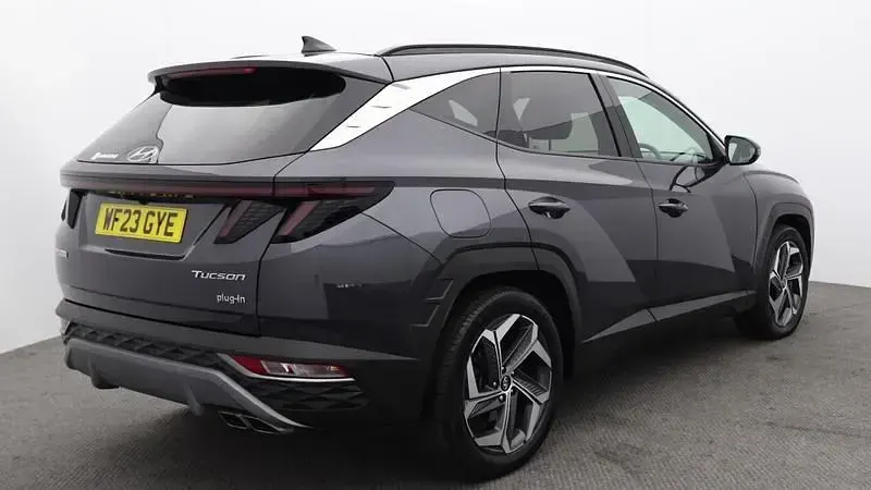 Usado Hyundai Tucson Ultimate 2023 Gris SUV