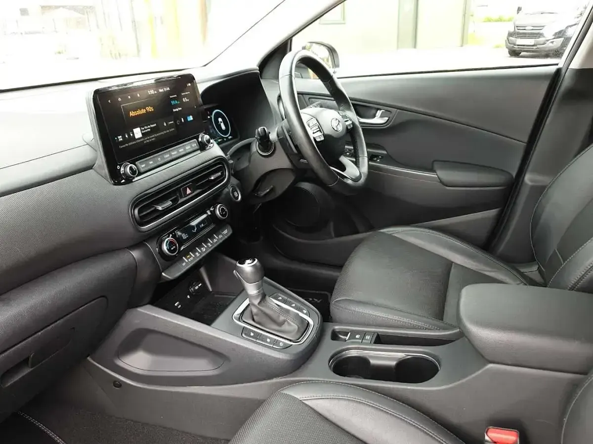 Gebraucht Hyundai Kona Ultimate 141 PS (103 kW) 2023 Weiß SUV