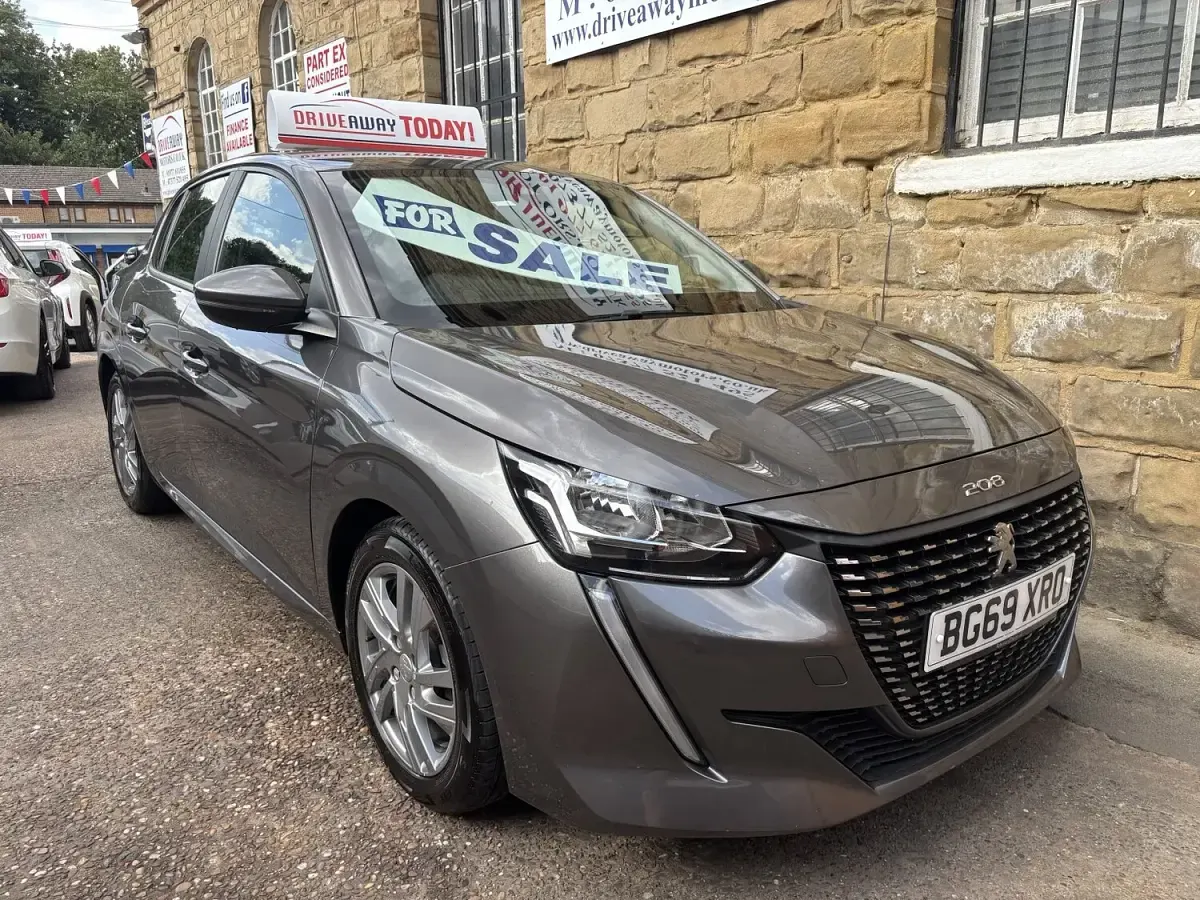 Used Peugeot 208 Active 75 HP (55 kW) 2020 Grey Hatchback