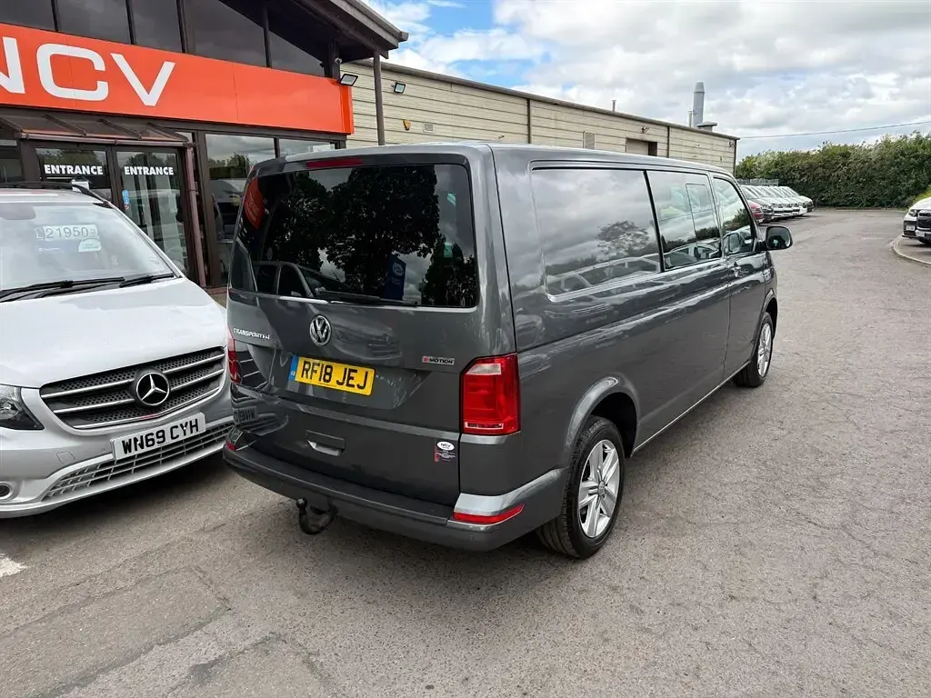 Begagnad VW Transporter Highline 2018 Grå Van