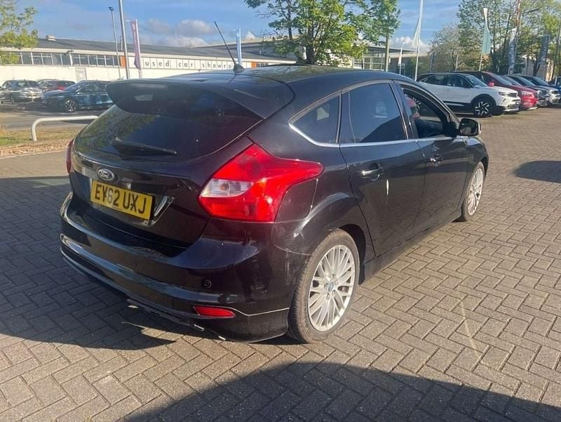 Usado Ford Focus Zetec 2012 Preto Citadino