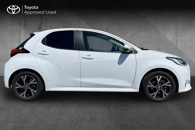 Used Toyota Yaris Design 116 HP (85 kW) 2025 White Hatchback