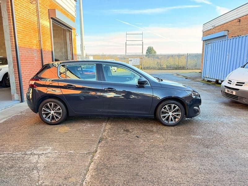 Used Peugeot 308 Allure 120 HP (88 kW) 2016 Grey Hatchback