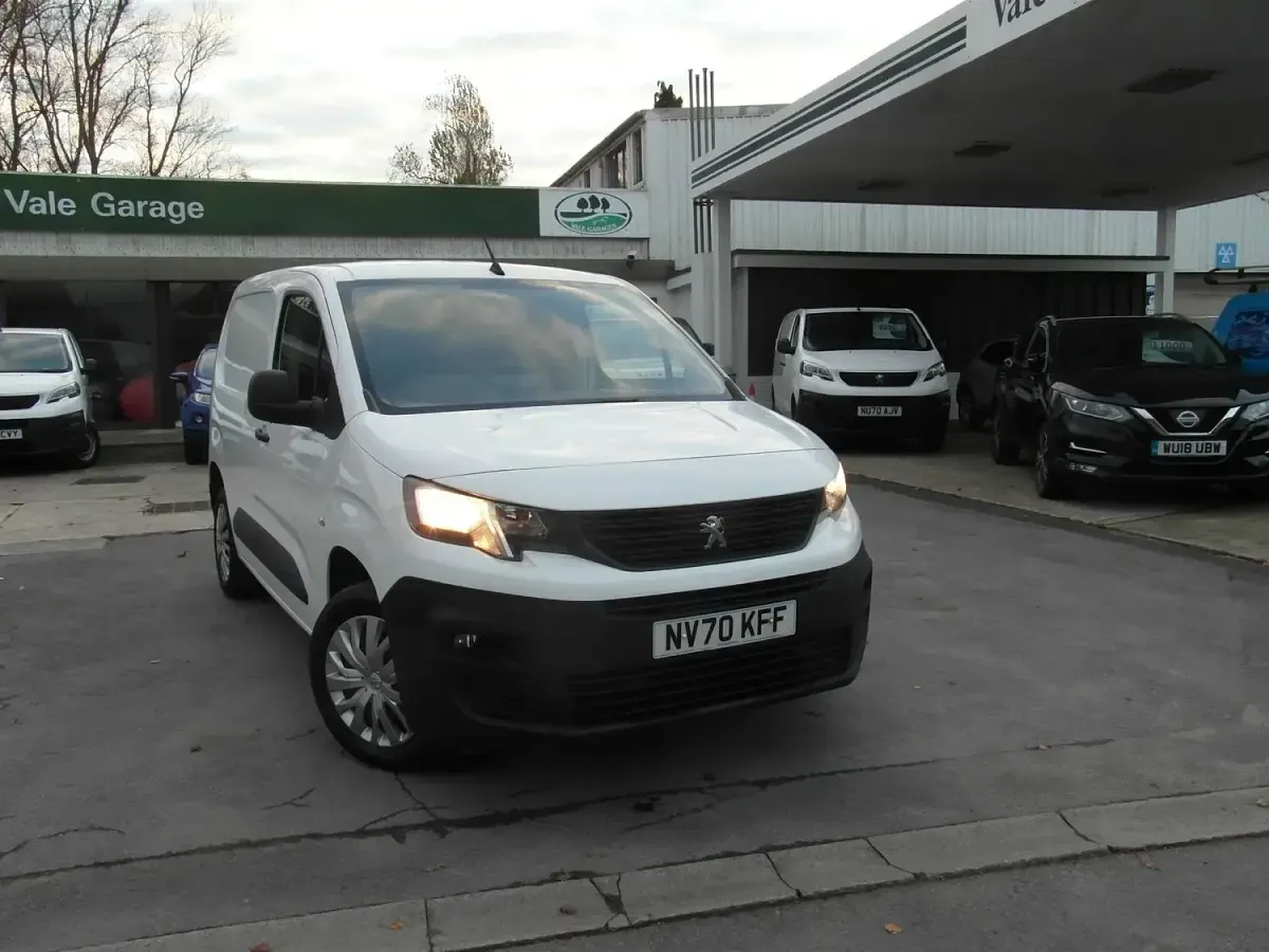 Used Peugeot Partner 131 HP (96 kW) 2020 White MPV