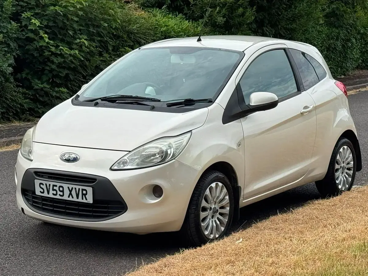 Used Ford Ka Zetec 2009 White Hatchback