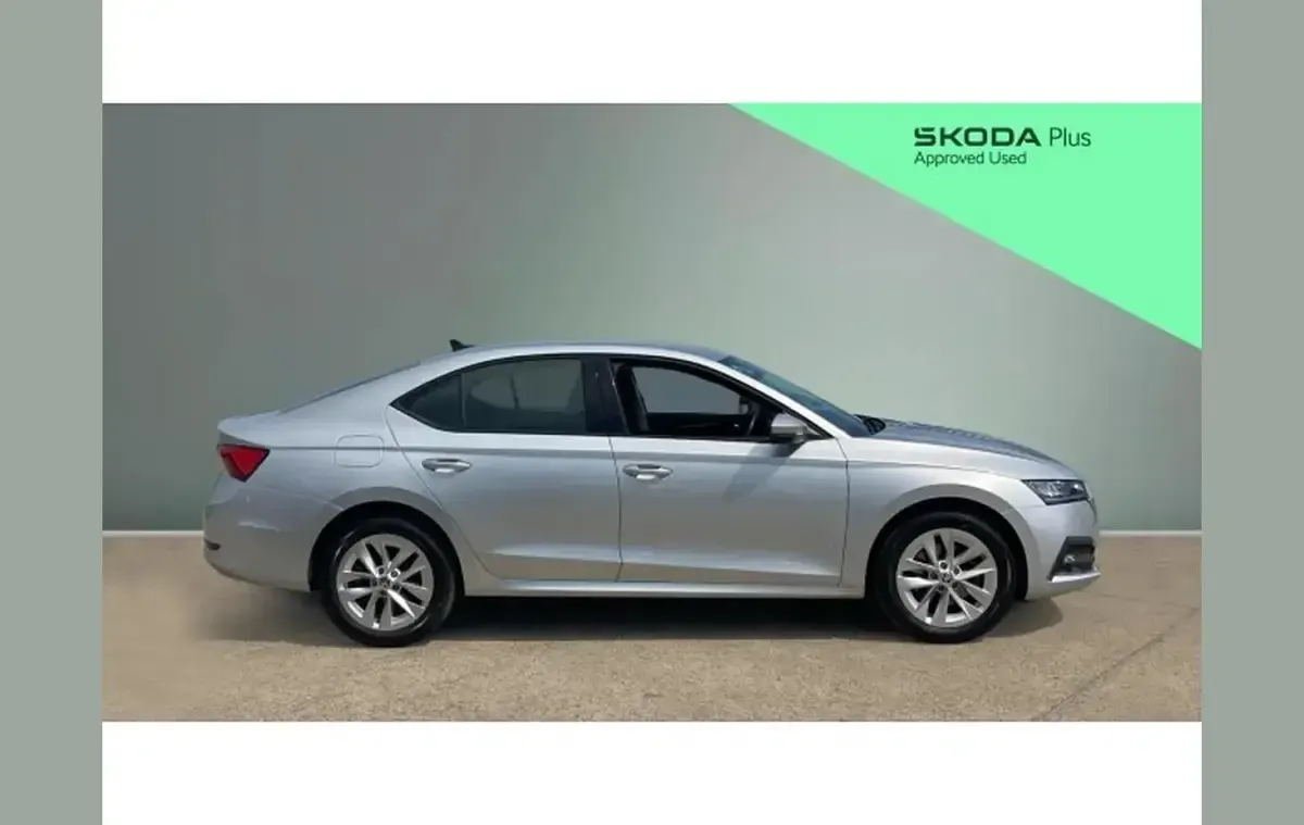 Used Skoda Octavia SE Technology 200 HP (147 kW) 2024 Silver Hatchback