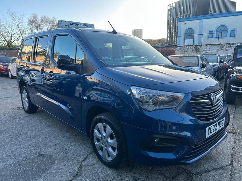 Blue Used 2022 Vauxhall Combo S MPV | £11,995 (Fair price) - Image 1/3