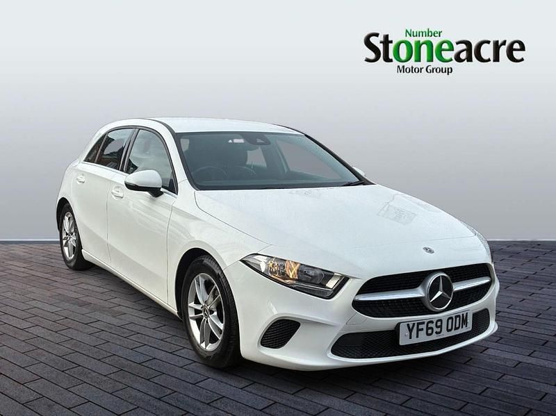 Used Mercedes A180 SE 136 HP (100 kW) 2020 White Hatchback