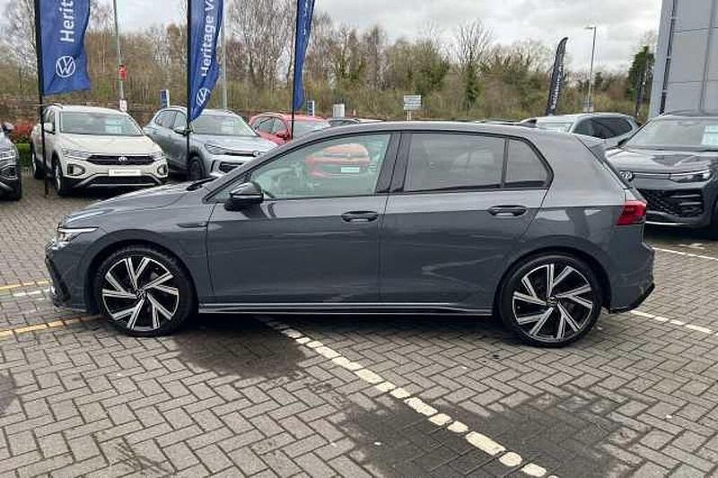 Second-hand VW Golf VIII 130 CP (95 kW) 2023