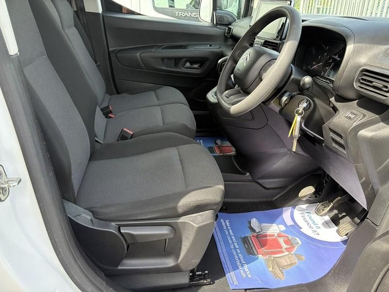 Used Citroën Berlingo Start 75 HP (55 kW) 2020 White MPV