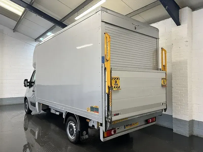 Used Vauxhall Movano 130 HP (95 kW) 2018 Silver MPV