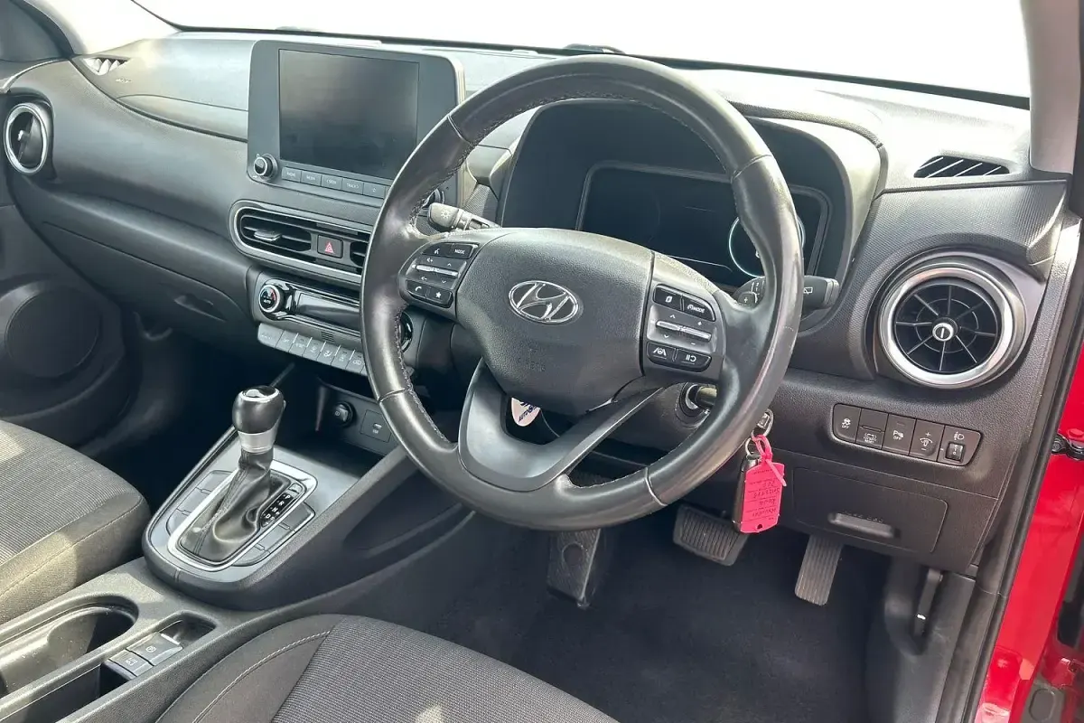 Used Hyundai Kona SE 141 HP (103 kW) 2022 Red SUV