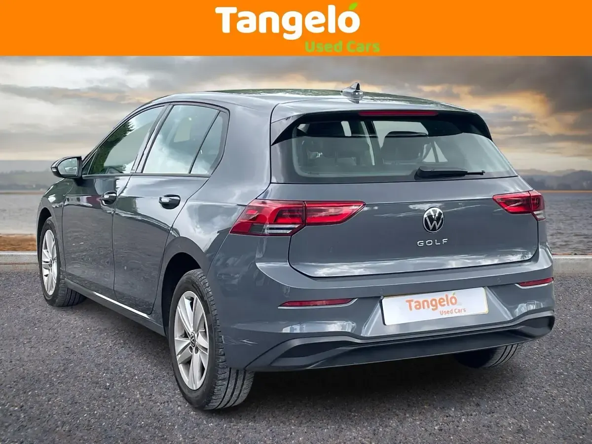 Usado VW Golf VII Life 130 HP (95 kW) 2021 Cinzento Citadino