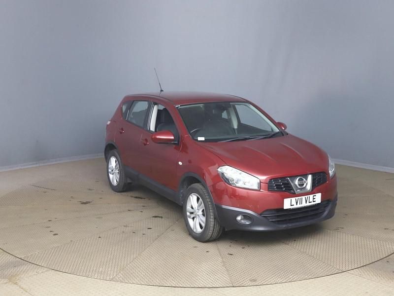 Used Nissan Qashqai Acenta 117 HP (86 kW) 2011 Red SUV