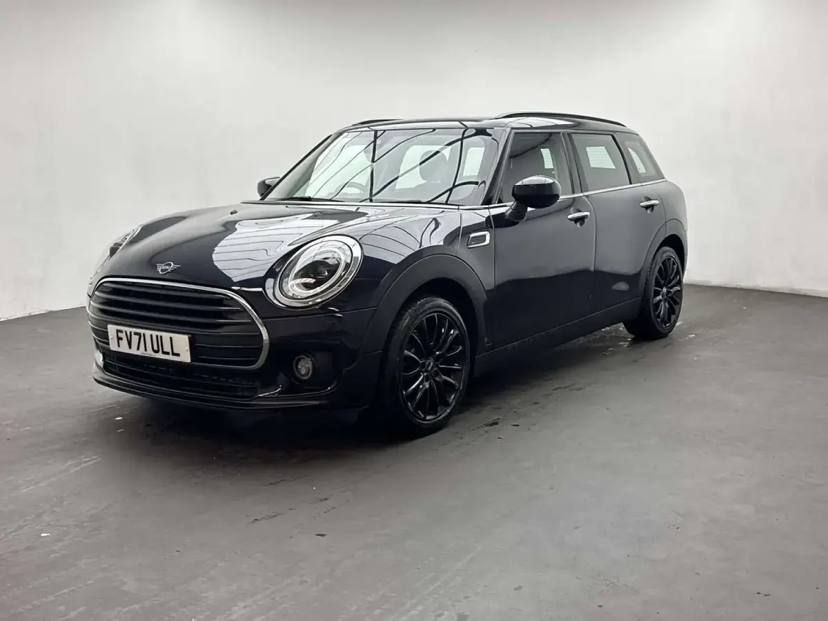 Used Mini Cooper Clubman Classic 2021 Blue and black Estate